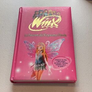 Winx Club Pink Hardcover Book (in French)